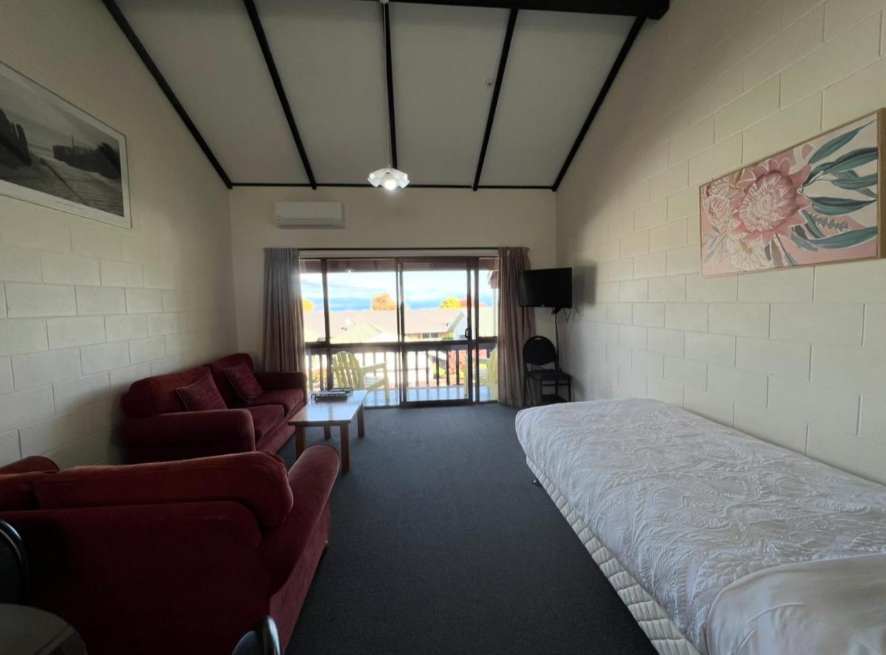 Mountain View Motel Taupo Exterior photo
