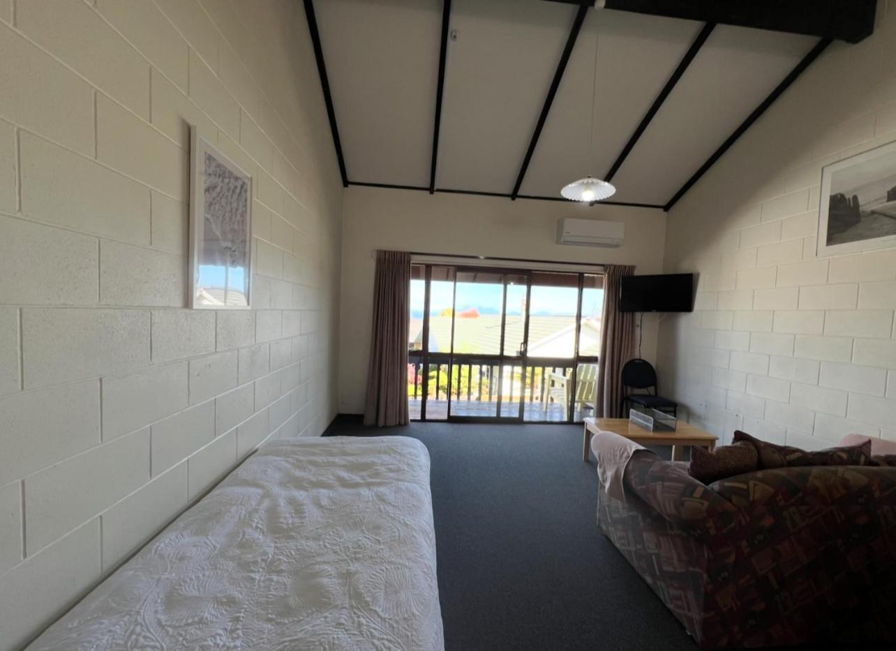 Mountain View Motel Taupo Exterior photo