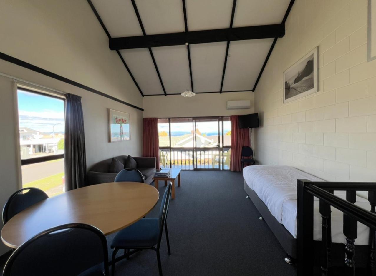 Mountain View Motel Taupo Exterior photo
